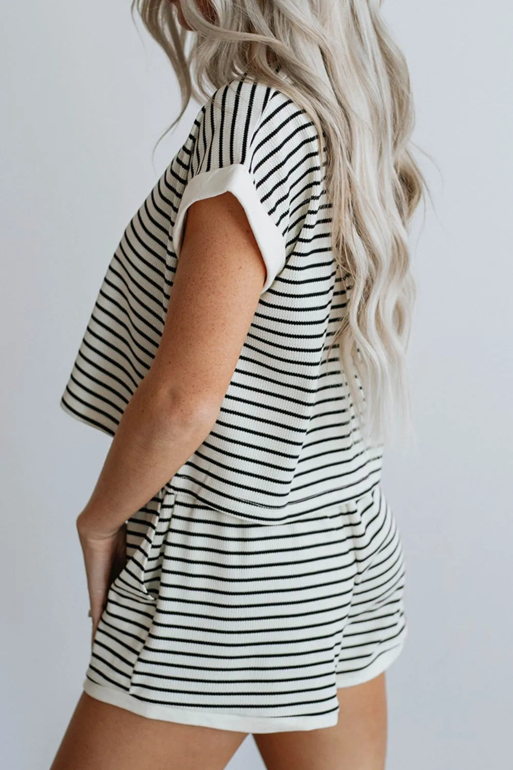 Striped Contrast Top and Shorts Set Carauana Store