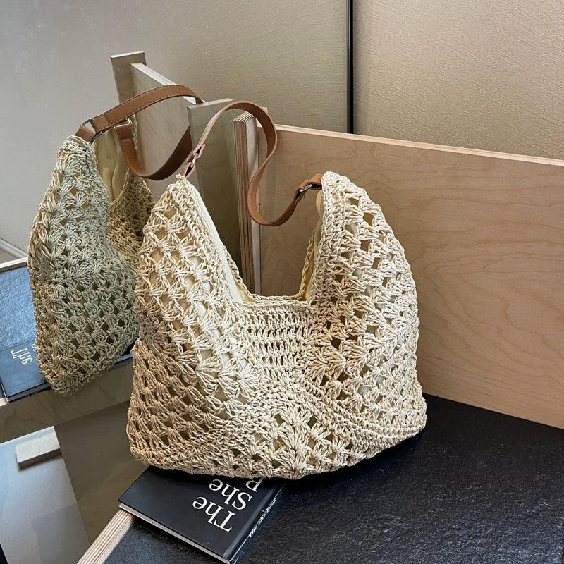 Chic and Spacious: Large Capacity Straw Crossbody Bag – Ideal for Sunny Days Carauana Store