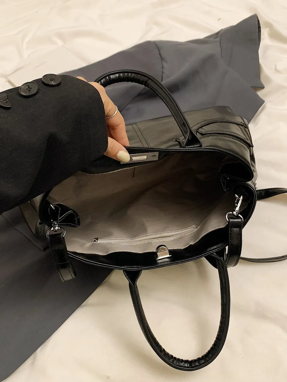 PU Leather Handbag with Pendant Carauana Store
