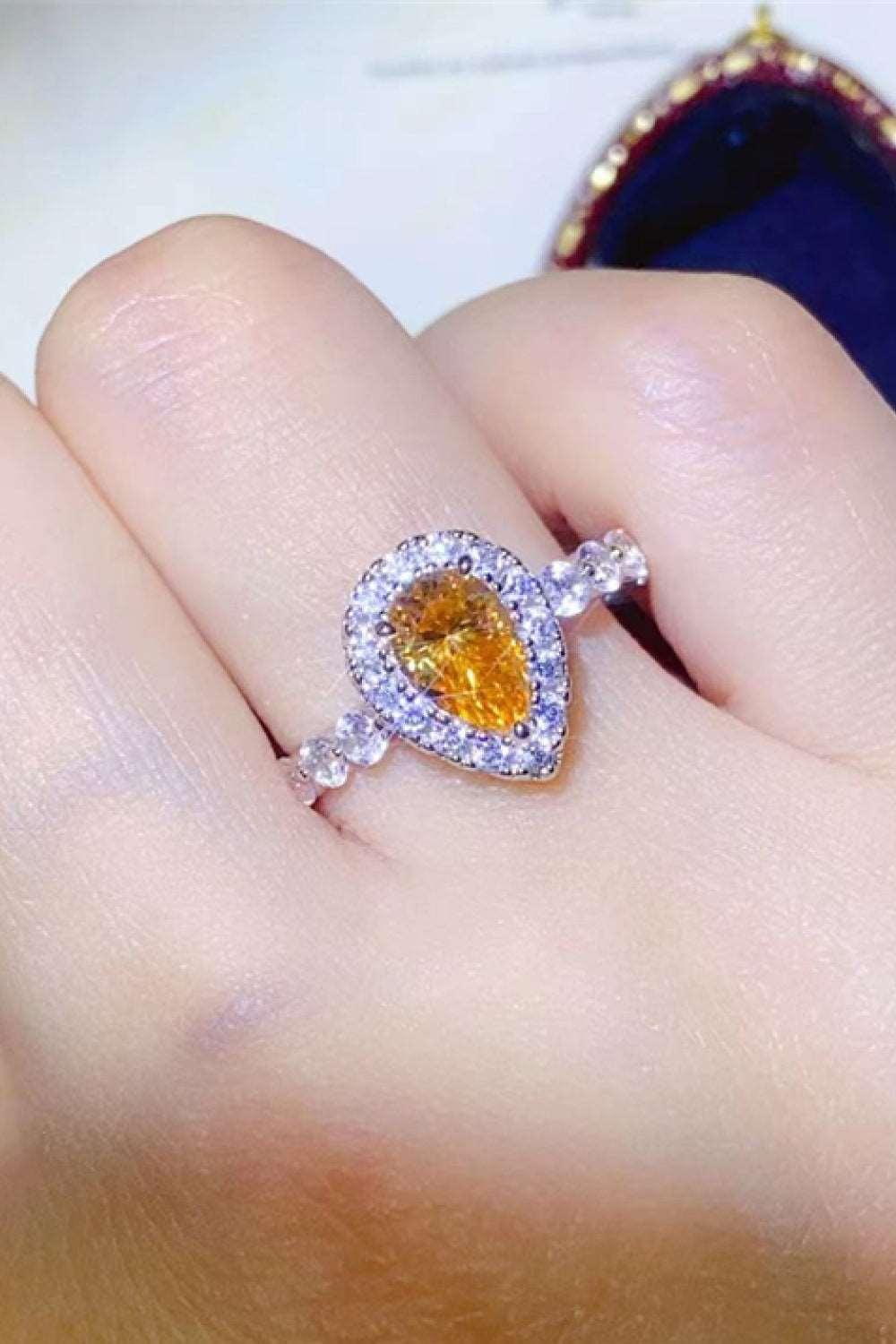 1 Carat Moissanite Contrast Teardrop Ring Carauana Store