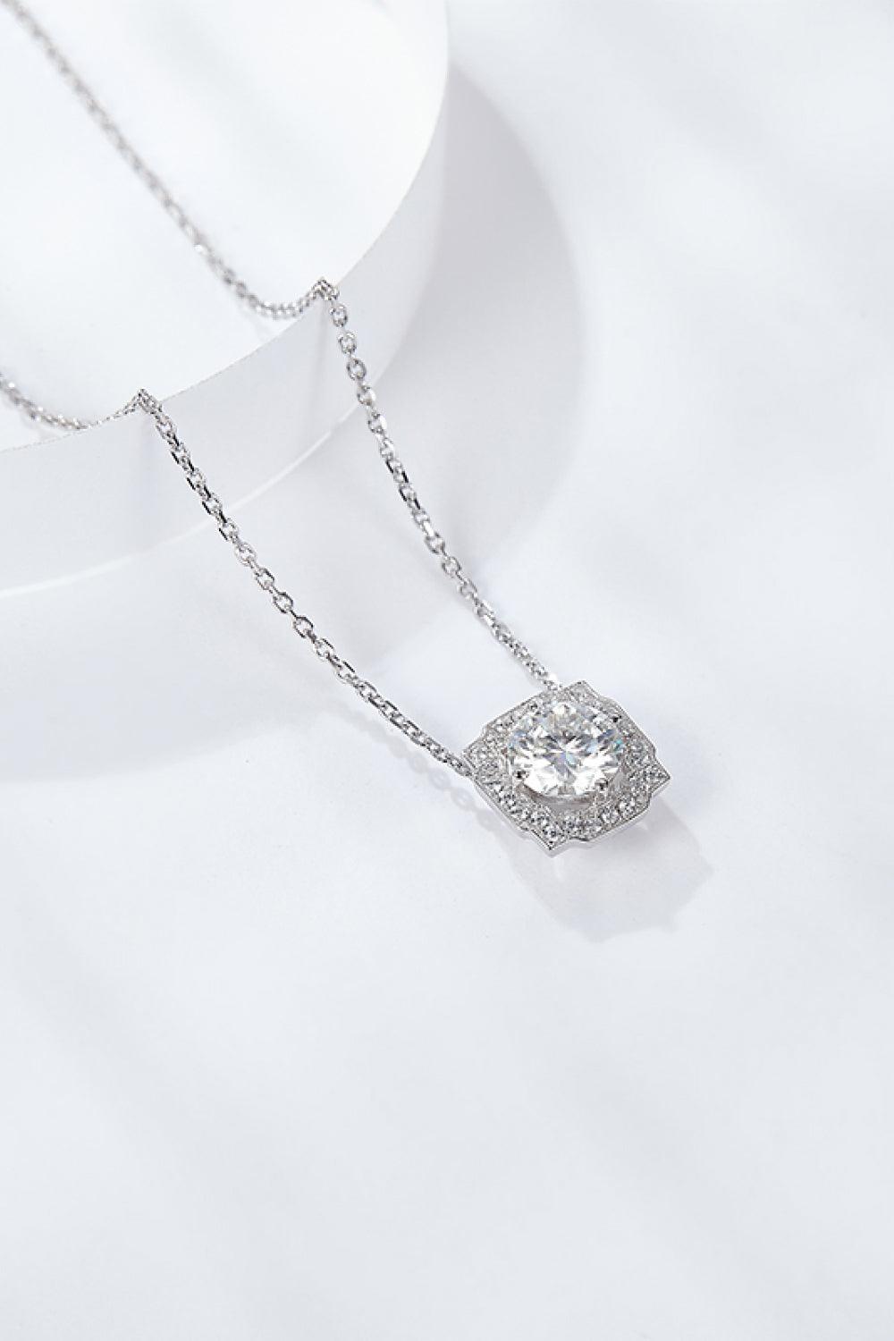 1 Carat Moissanite Flower Shape Pendant Chain Necklace Carauana Store