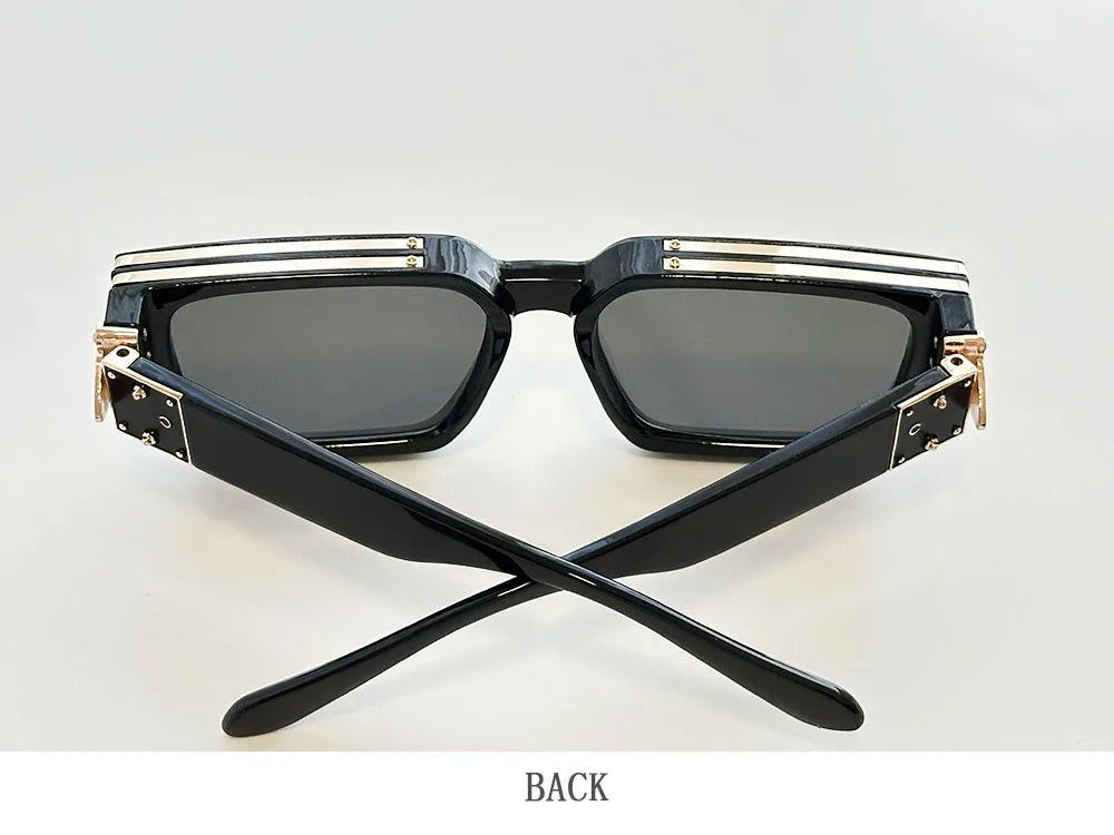 Carauana_Millionaire_GO1_BACK