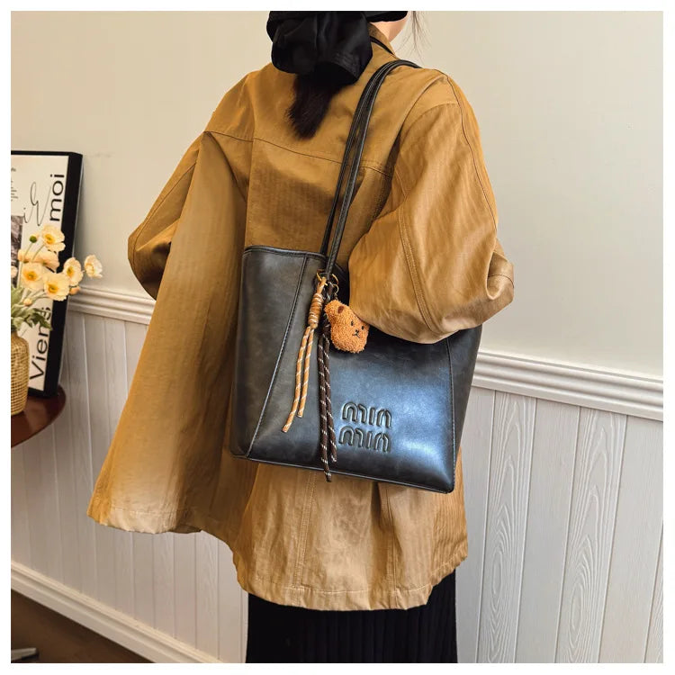 Large Capacity Retro Casual Shoulder Bag