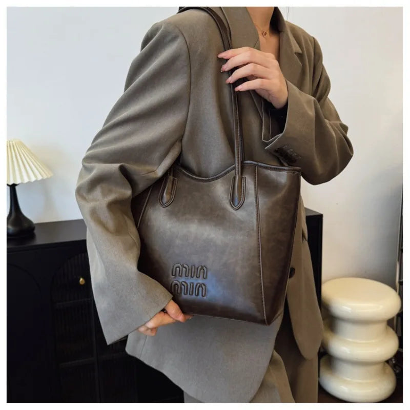 Large Capacity Retro Casual Shoulder Bag