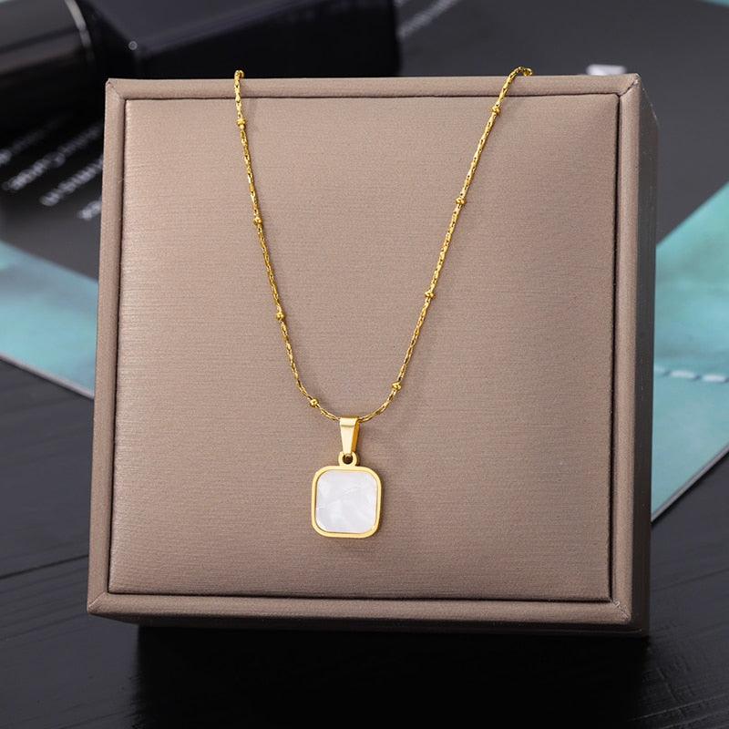 Vintage Rust Steel Zircon Necklace Flat Snake Bone Chain Blade Chain Square Emerald Pendant Necklace Women Carauana Store