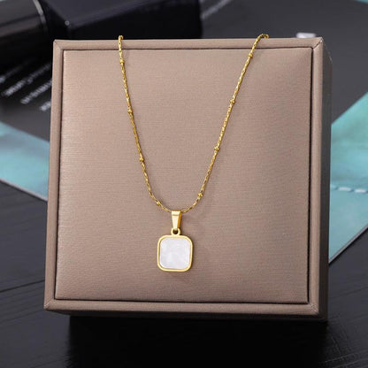 Vintage Rust Steel Zircon Necklace Flat Snake Bone Chain Blade Chain Square Emerald Pendant Necklace Women Carauana Store