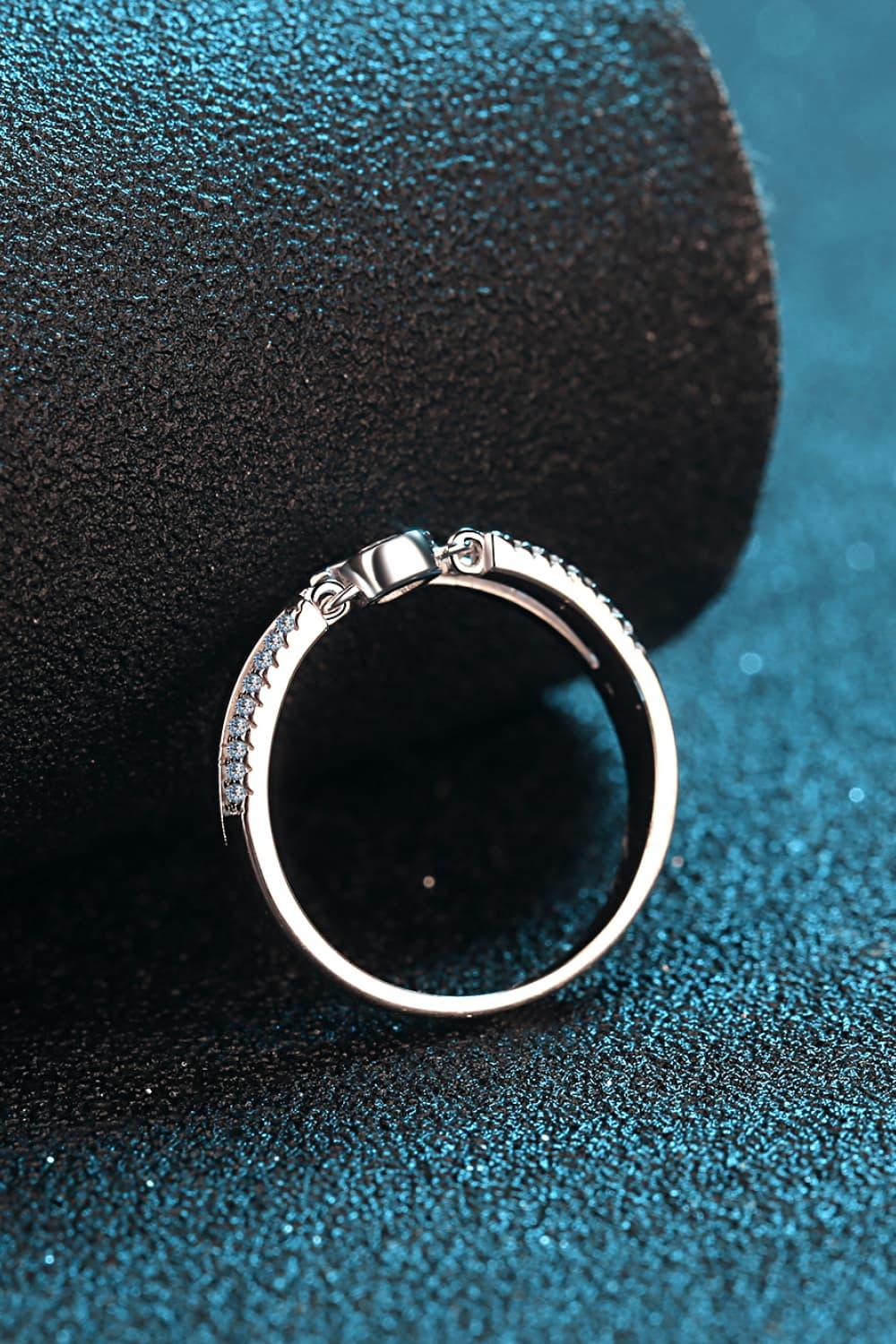 Moissanite Cutout Rhodium-Plated Ring Carauana Store
